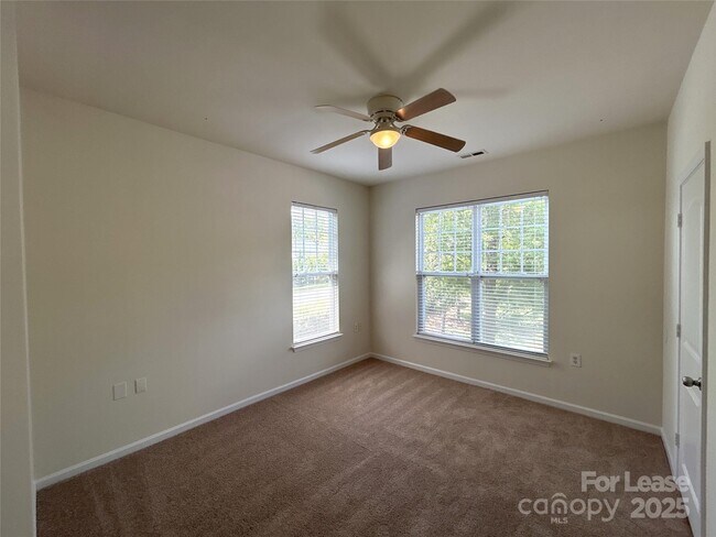 Building Photo - 15415 St Christopher Ct