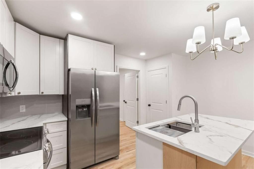 Building Photo - 6048 Blackhawk Trail SE