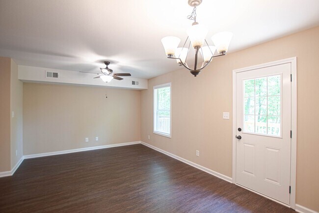 Building Photo - 222 Smithson Ln
