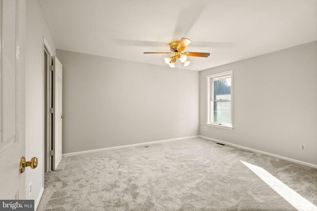 Building Photo - 318 Evergreen Mills Rd