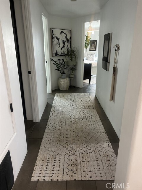 Building Photo - 610 9th St