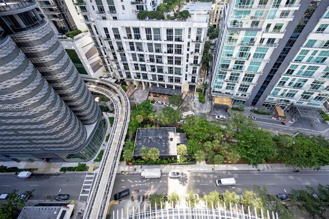 Building Photo - 1100S S Miami Ave