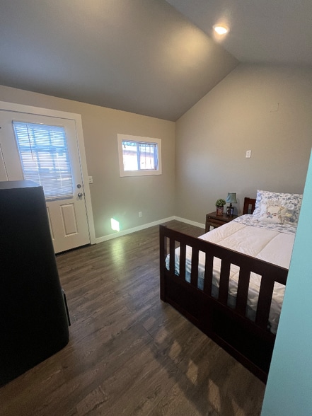 Building Photo - 1524 Hayes St