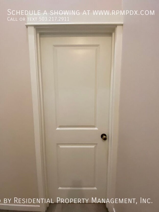 Building Photo - 2518 NW 1st Dr