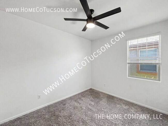 Building Photo - 10348 E Silver Slate Pl