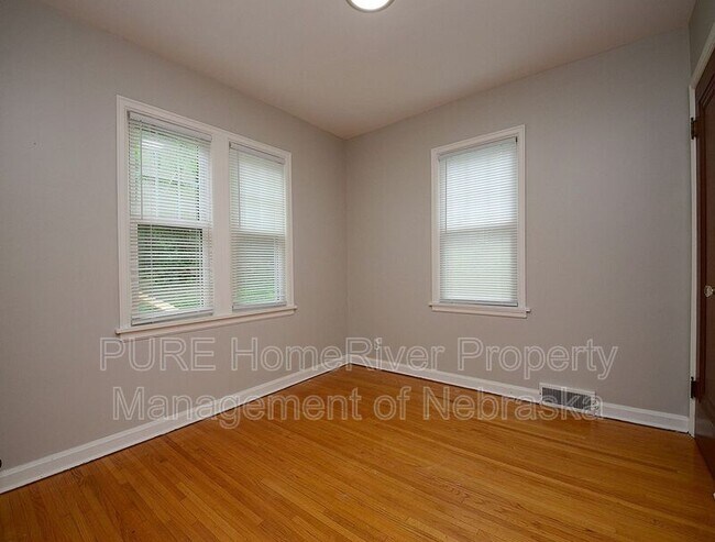 Building Photo - 2108 S 46th St