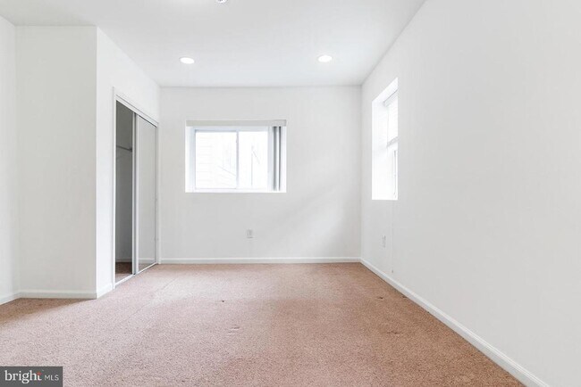 Building Photo - 227 E Girard Ave