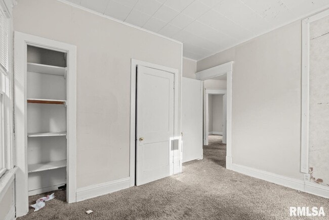 Building Photo - 1301 W Parkside Dr