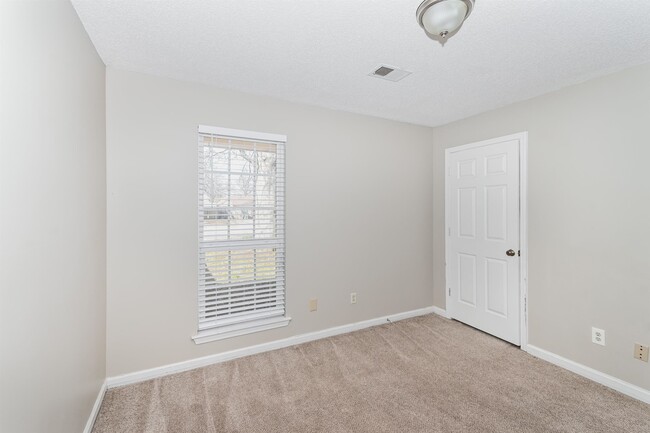 Building Photo - 2692 Country Lawn Cove