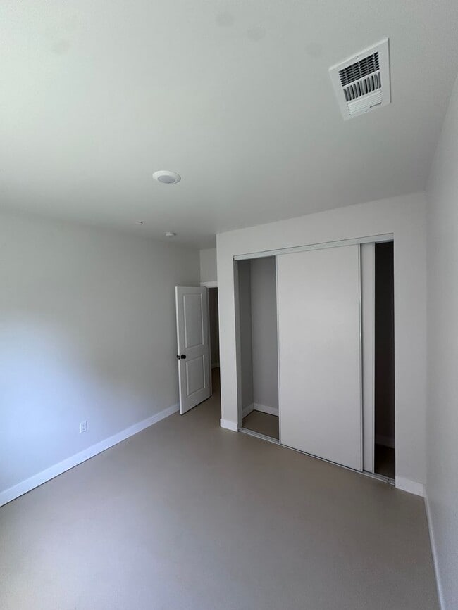 Building Photo - Brand new 3 bedroom house in quiet neighbo...