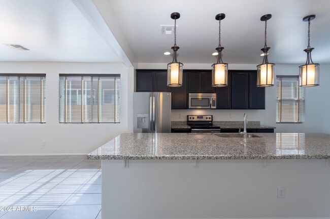 Building Photo - 10432 W Papago St