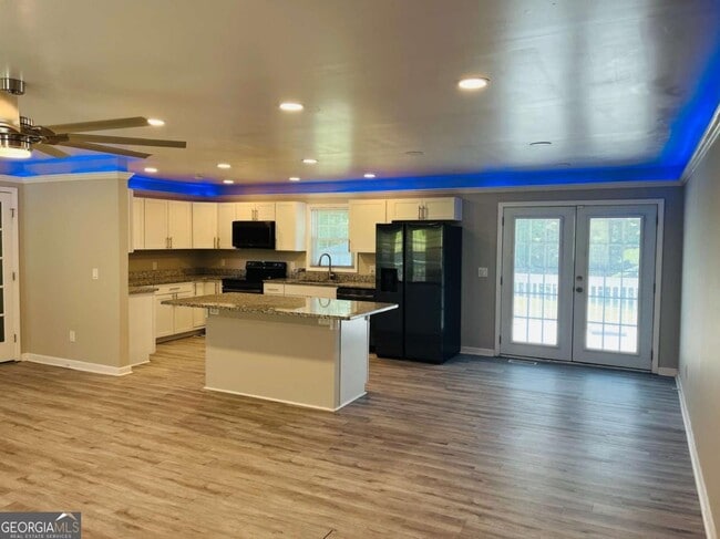Building Photo - 147 N Lake Dr