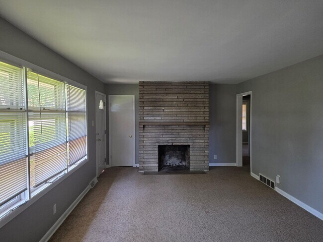 Building Photo - 1728 Shenandoah Dr