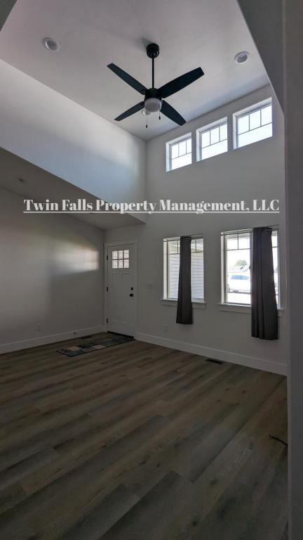 Building Photo - 1316 Kyla Ct