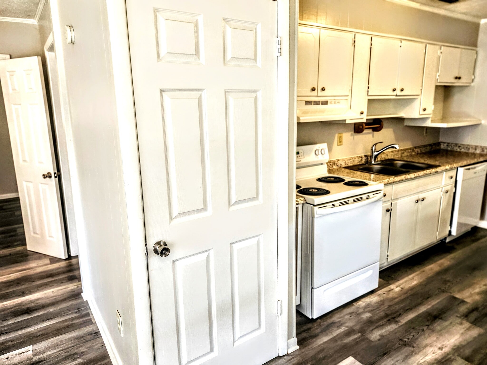 Laundry area - 5409 Hilltop Ave