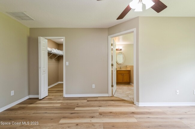 Building Photo - 5527 Indigo Crossing Dr