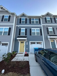 Building Photo - FULLY FURNISHED like-new Townhouse w/ Garage