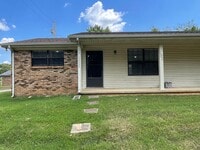 Building Photo - 102 Debbie Dr