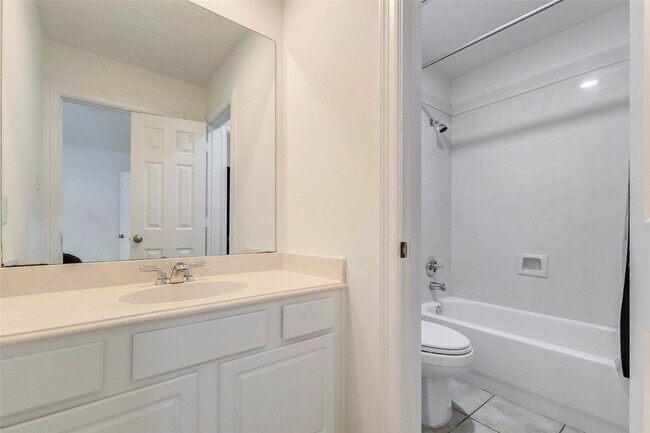 Building Photo - 2706 Ridgeglen Ln