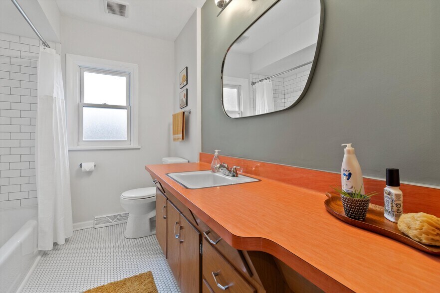 Building Photo - 426 E Ohio Ave