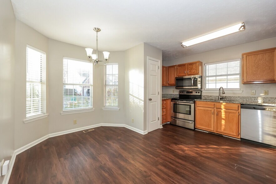 Building Photo - 3925 Calumet Dr