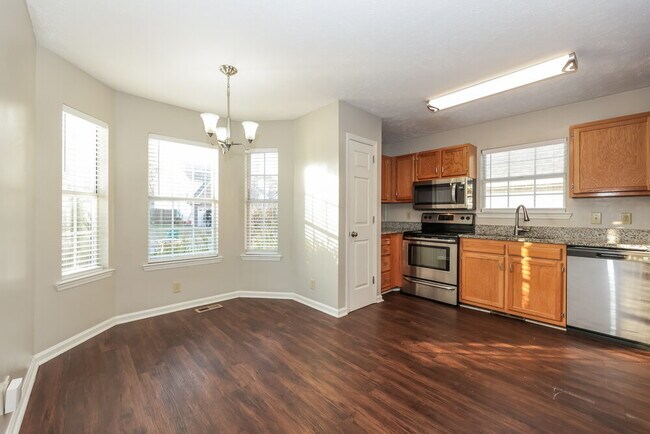 Building Photo - 3925 Calumet Dr