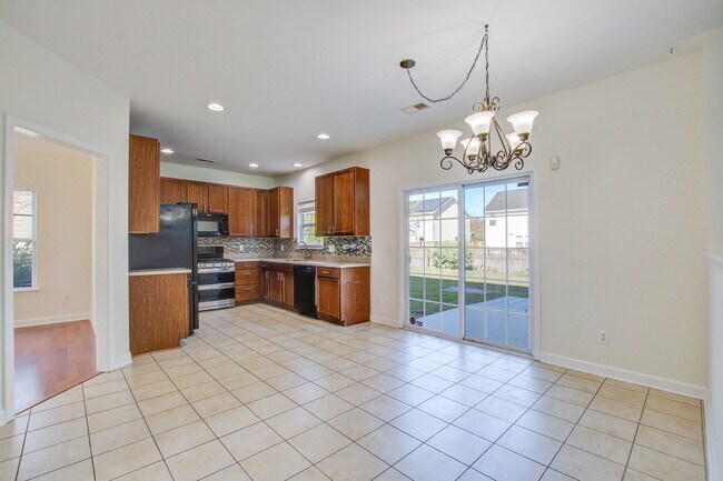 Building Photo - 156 Red Leaf Blvd