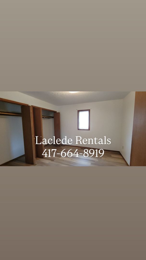 Building Photo - 2 bed 1 bath apt for rent