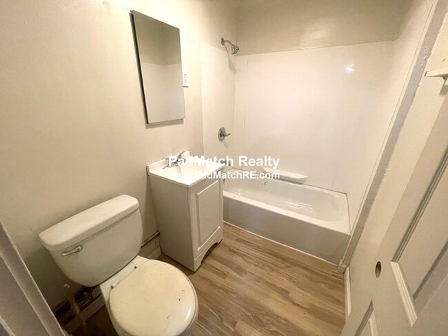 Building Photo - 65 Crystal St