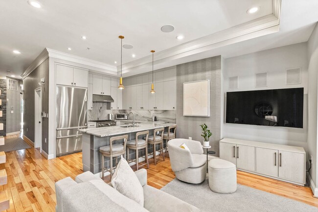 Building Photo - Logan Circle Condo