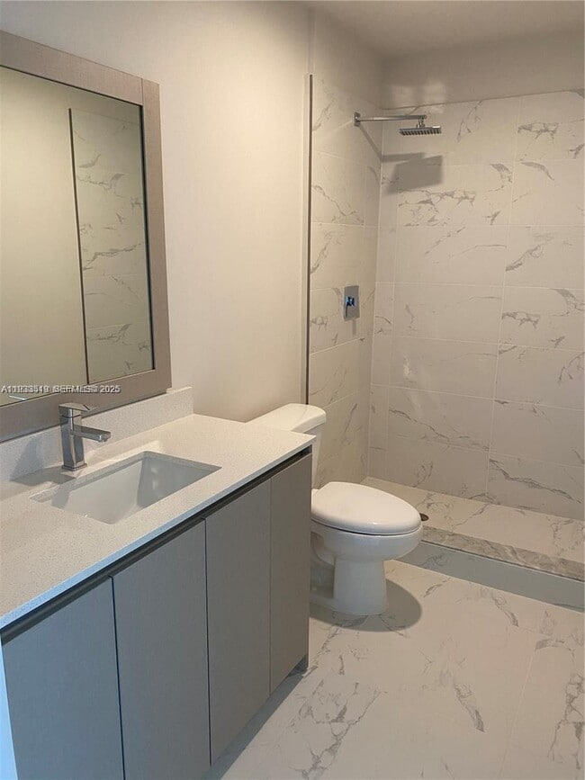 Building Photo - 2535 NE 193rd St