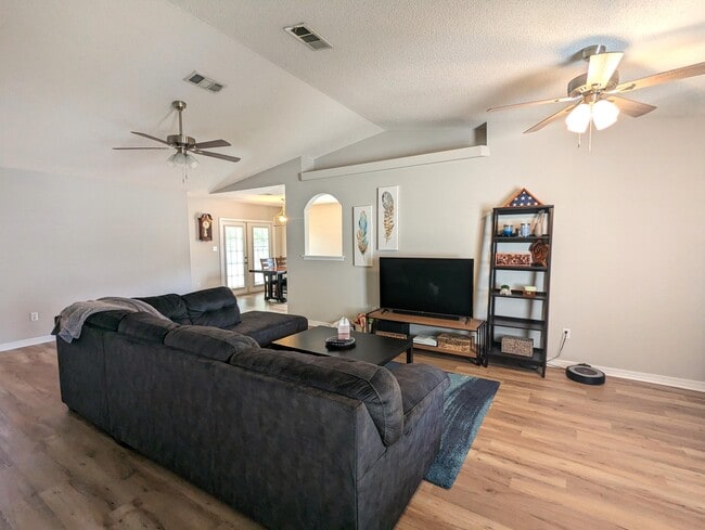 Building Photo - 1812 Brick Cir