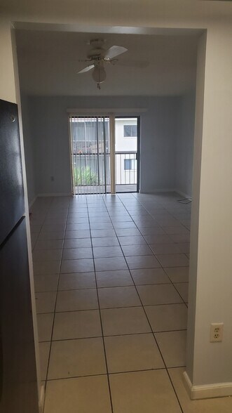 Building Photo - 1554 University Lane