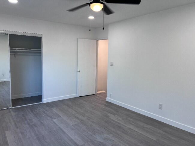 Building Photo - 10079 Sparrow Ave