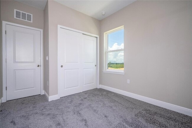 Building Photo - 16350 Hamlin Vw St