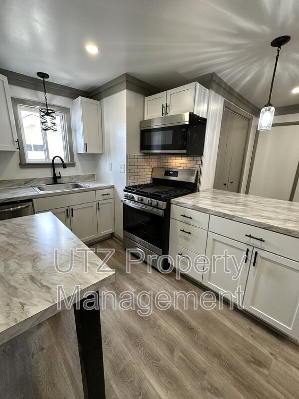 Building Photo - 24 Manchester Ave