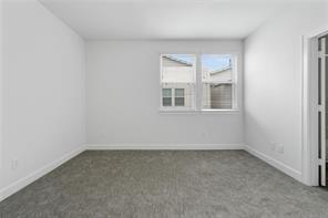 Building Photo - 2737 Clinton Dr