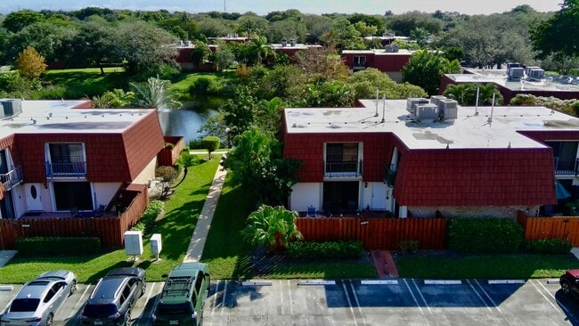 Building Photo - 1785 San Jose Dr