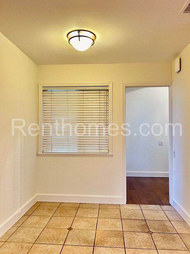 Building Photo - 4544 Jutland Dr
