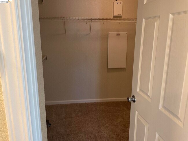 Building Photo - 1360 Tiffany Dr