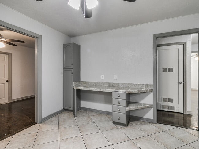 Building Photo - 3816 NW 20th St