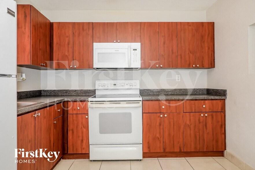 Building Photo - 3453 NW 191st St