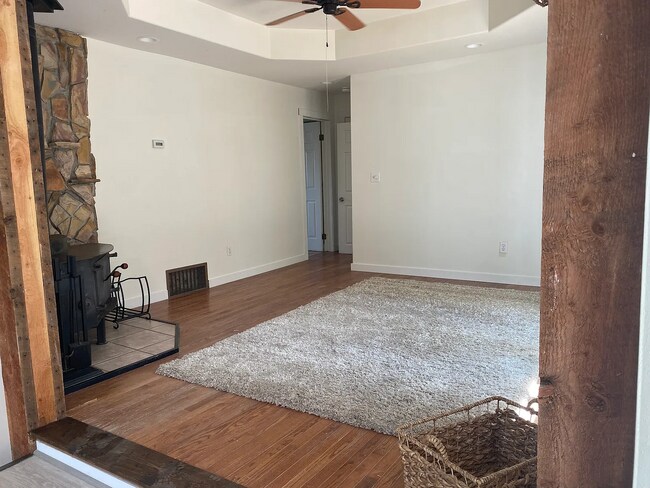 Building Photo - Charming 3-Bedroom Home in the Heart of Th...