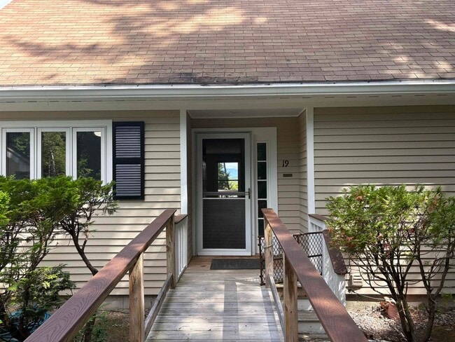 Building Photo - 19 Cross Country Ln
