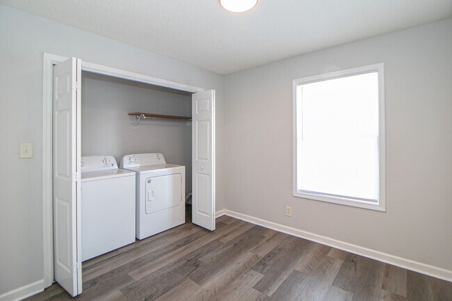 Building Photo - 145 Darlene Dr