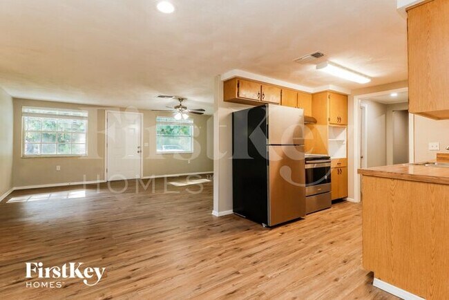 Building Photo - 2912 Puma Dr