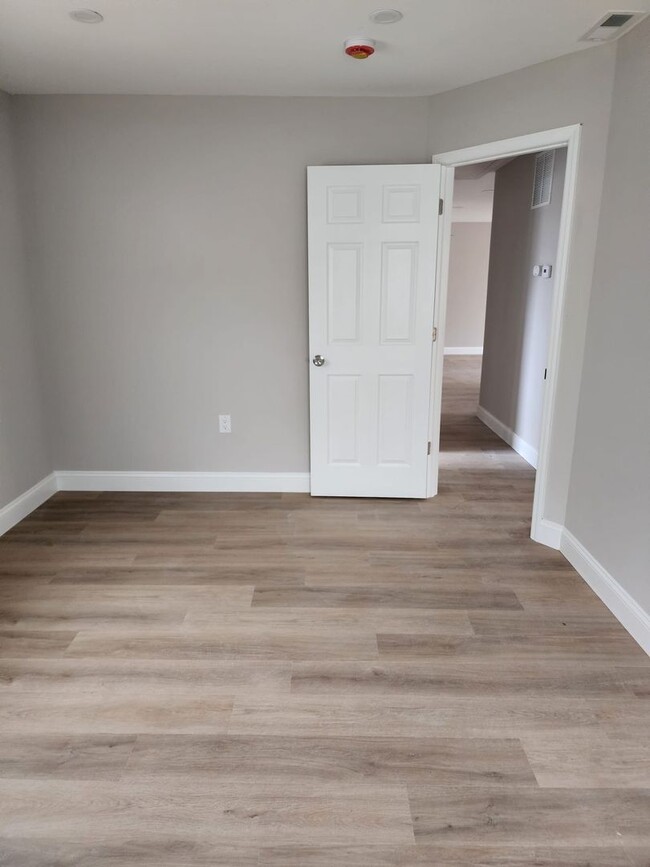 Building Photo - A Spacious 4 bedroom house for Rent !!!