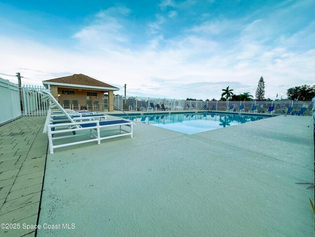 Building Photo - 2406 Deercroft Dr
