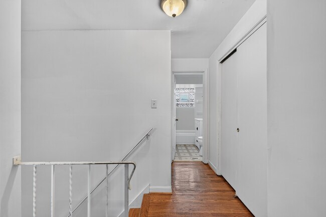 Building Photo - 210 Linn Ct