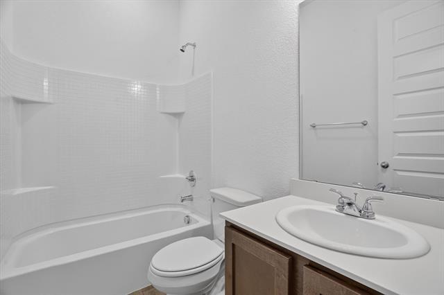 Building Photo - 620 E Godley Ave